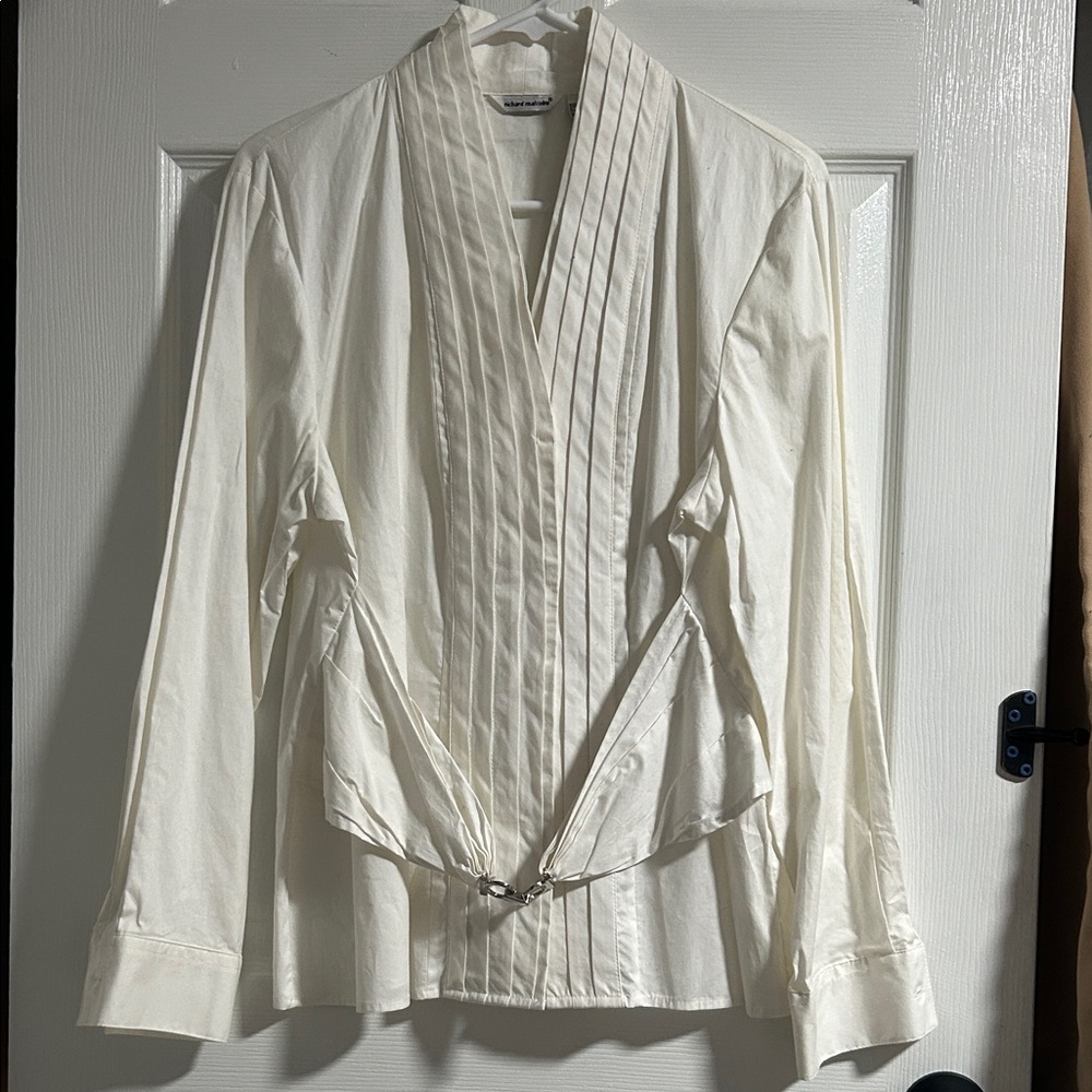NWT Chic White Women's Pleated dress shirt